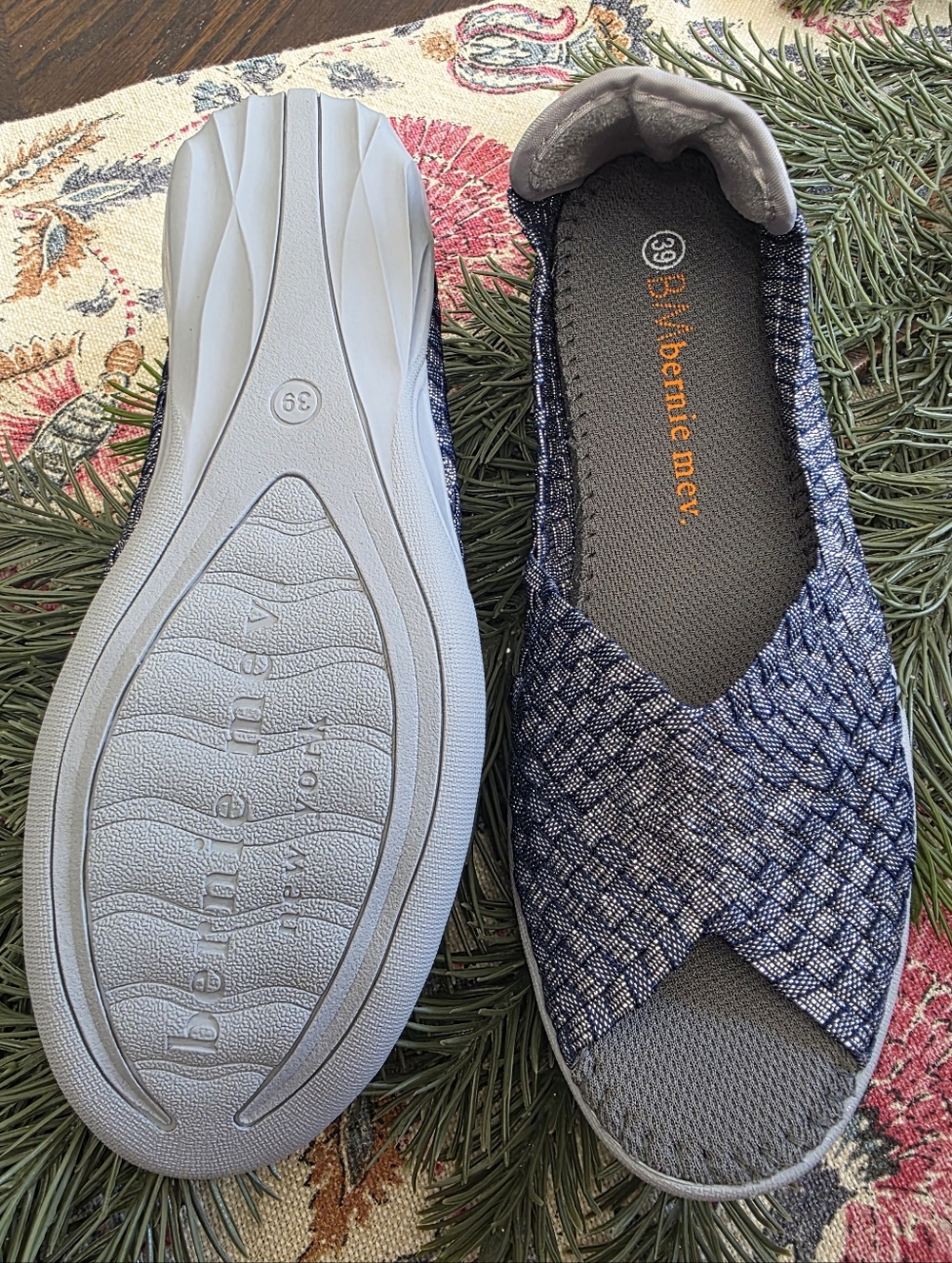 bernie mev. Women's Dream Slip-ons in Navy Shimmer